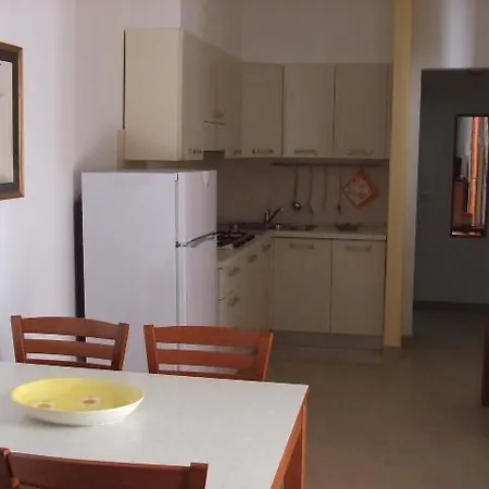 מלון דירות La Corte 4*